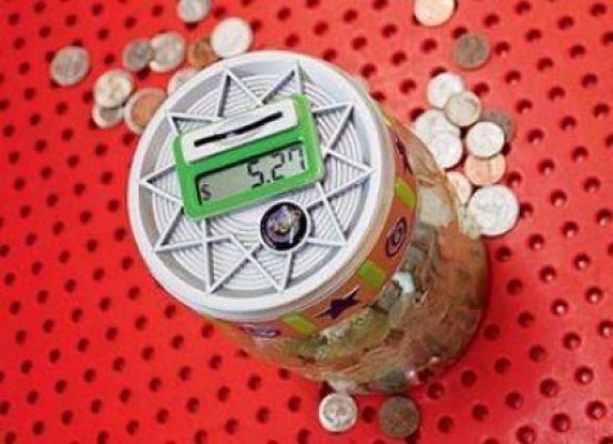 Românii preferă economisirea în valută în detrimentul leilor